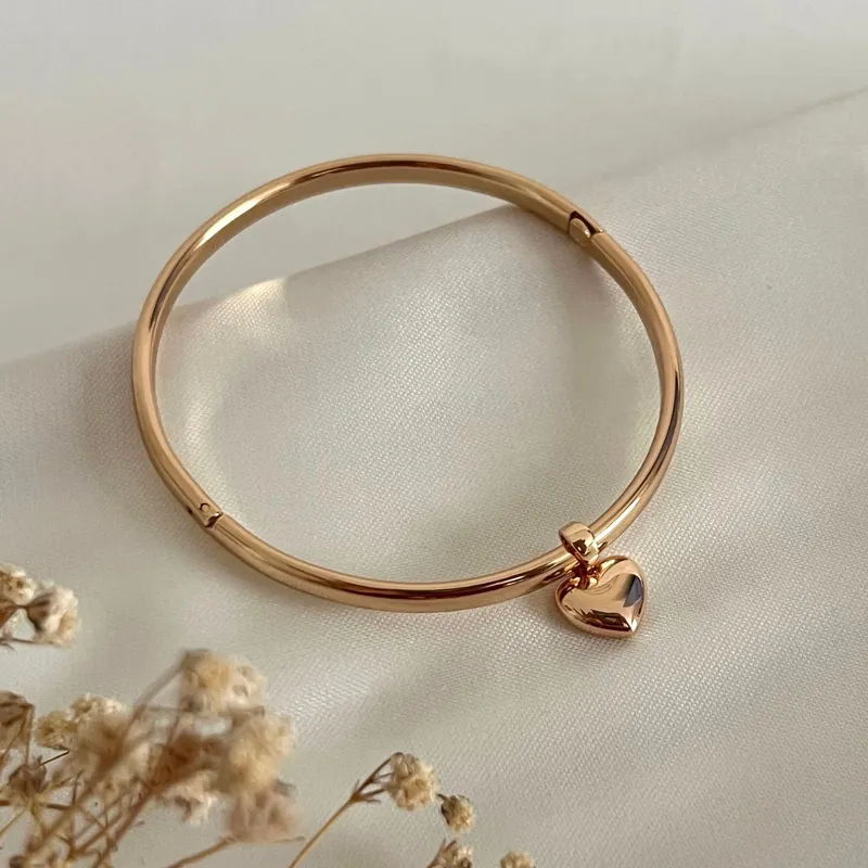 GENERICO - Puñera con corazón bañado en oro 18 k - Oro rosa - Naif Jewelry