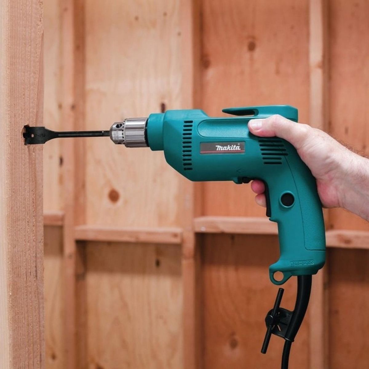 MAKITA - Taladro de Rotación 3/8" 530W 2500 rpm Makita 6407