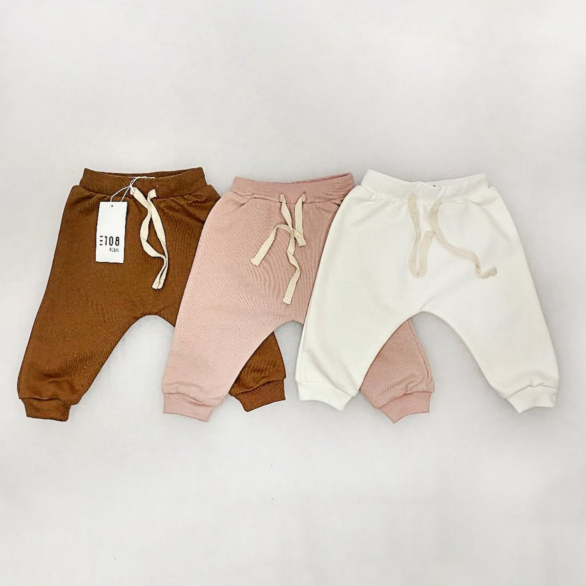 GENERICO - Pantalón Unisex Chriss Color Palo Rosa Estacion 108