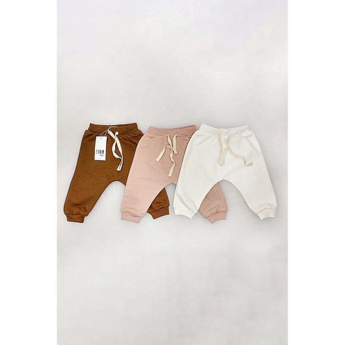 GENERICO - Pantalón Unisex Chriss Color Palo Rosa Estacion 108