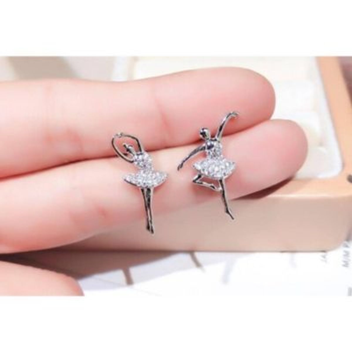 GENERICO - Aretes Bailarina LALALA DANCE