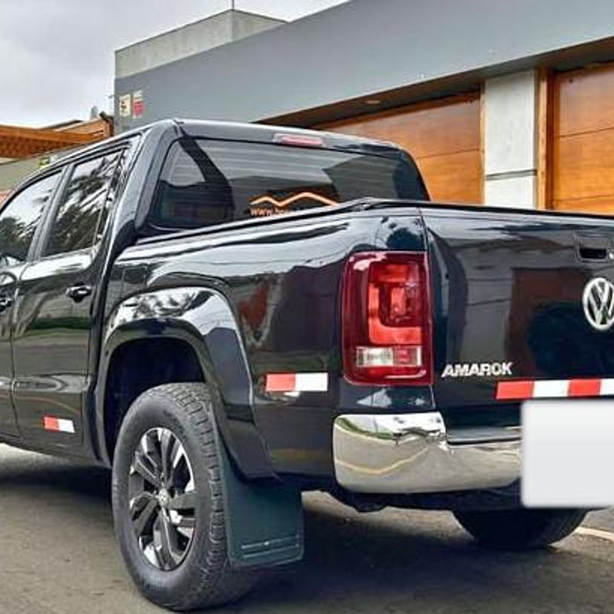 GENERICO - TAPABARRO IMPORTADO PARA CAMIONETAS