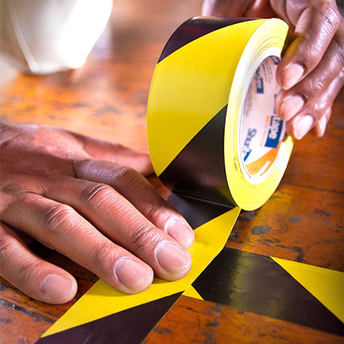 SHURTAPE - Cinta Señalización Delimitadora Amar-Negr 2x36yd