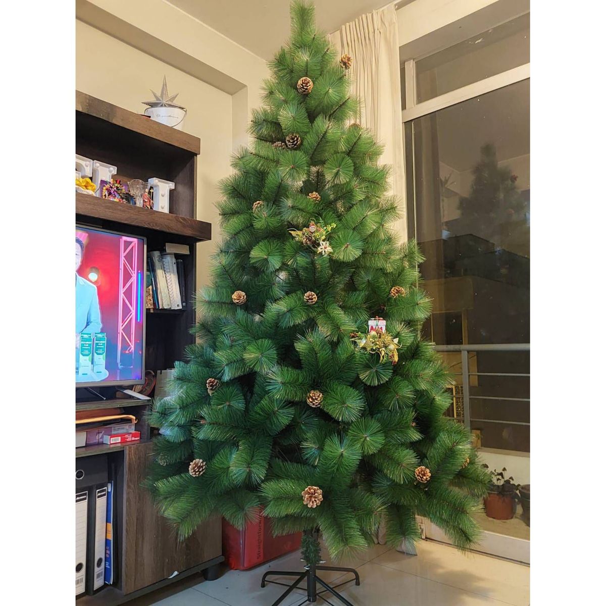 Árbol de Navidad 180 cm frondoso con piñas decorativas, marca GENERICO - Foto Principal