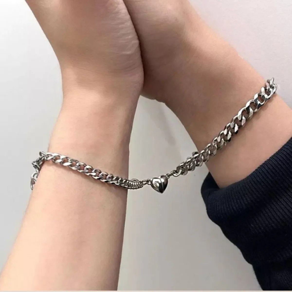 GENERICO - Pulsera de Parejas Promesa de Amor Corazon Magnetico De Acero Inoxidable