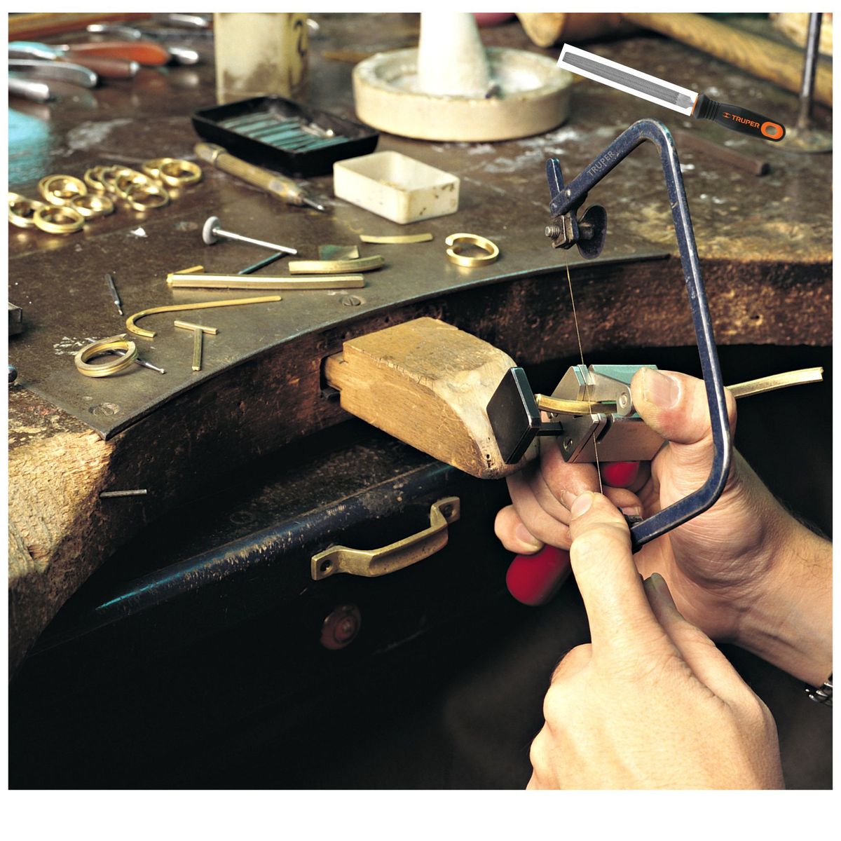 TRUPER - Arco caladora JOYERO  6"P con 5 seguetas, Truper