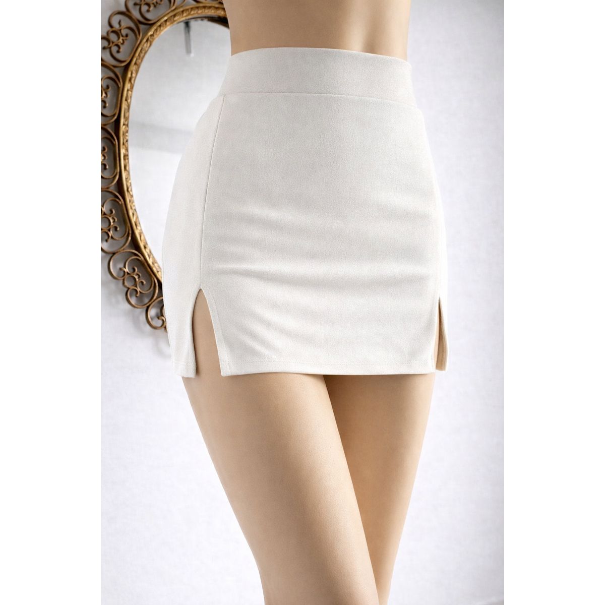 GENERICO - Falda Corta 20M13 - Modelo Clásico