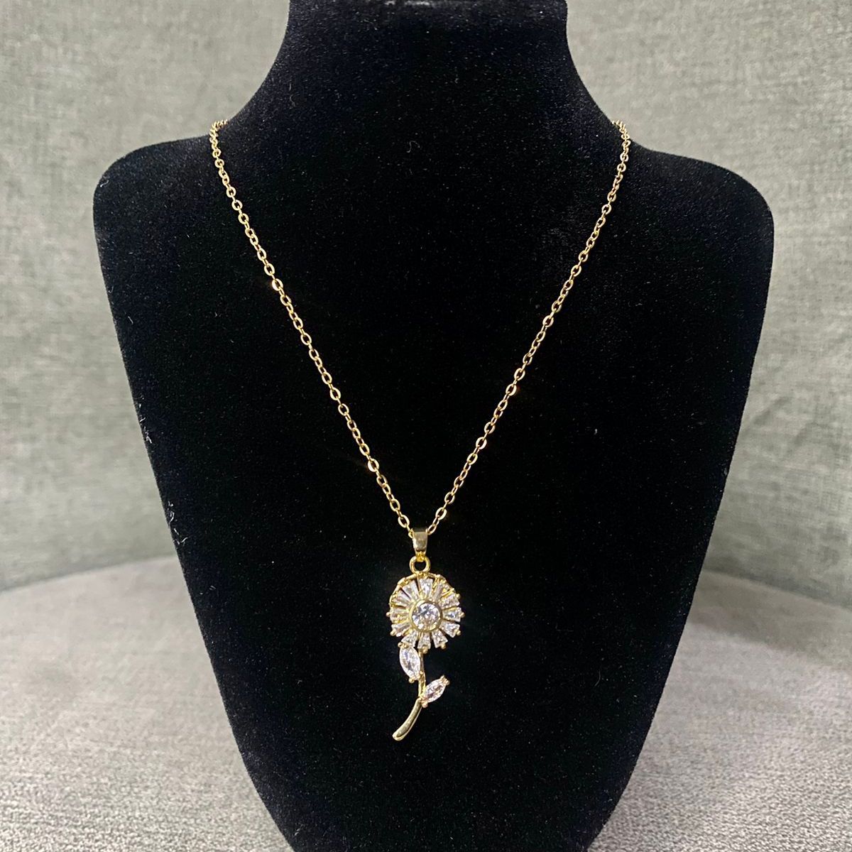 GENERICO - Collar para mujer giratorio con dije modelo girasol con rama