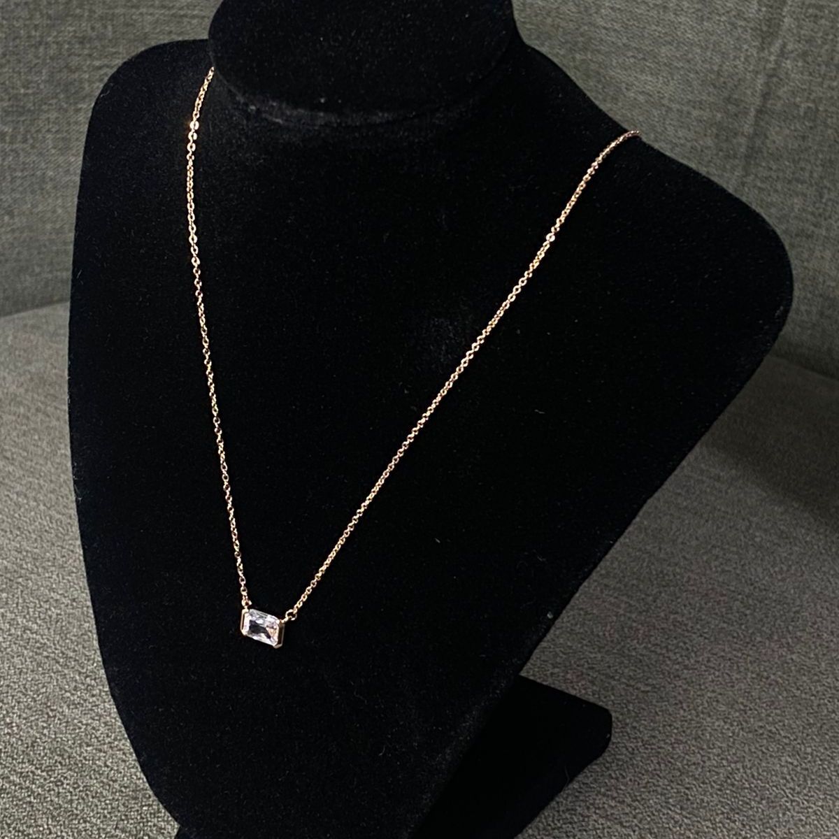 GENERICO - Collar para mujer con dije cristal rectangular y aretes dorados