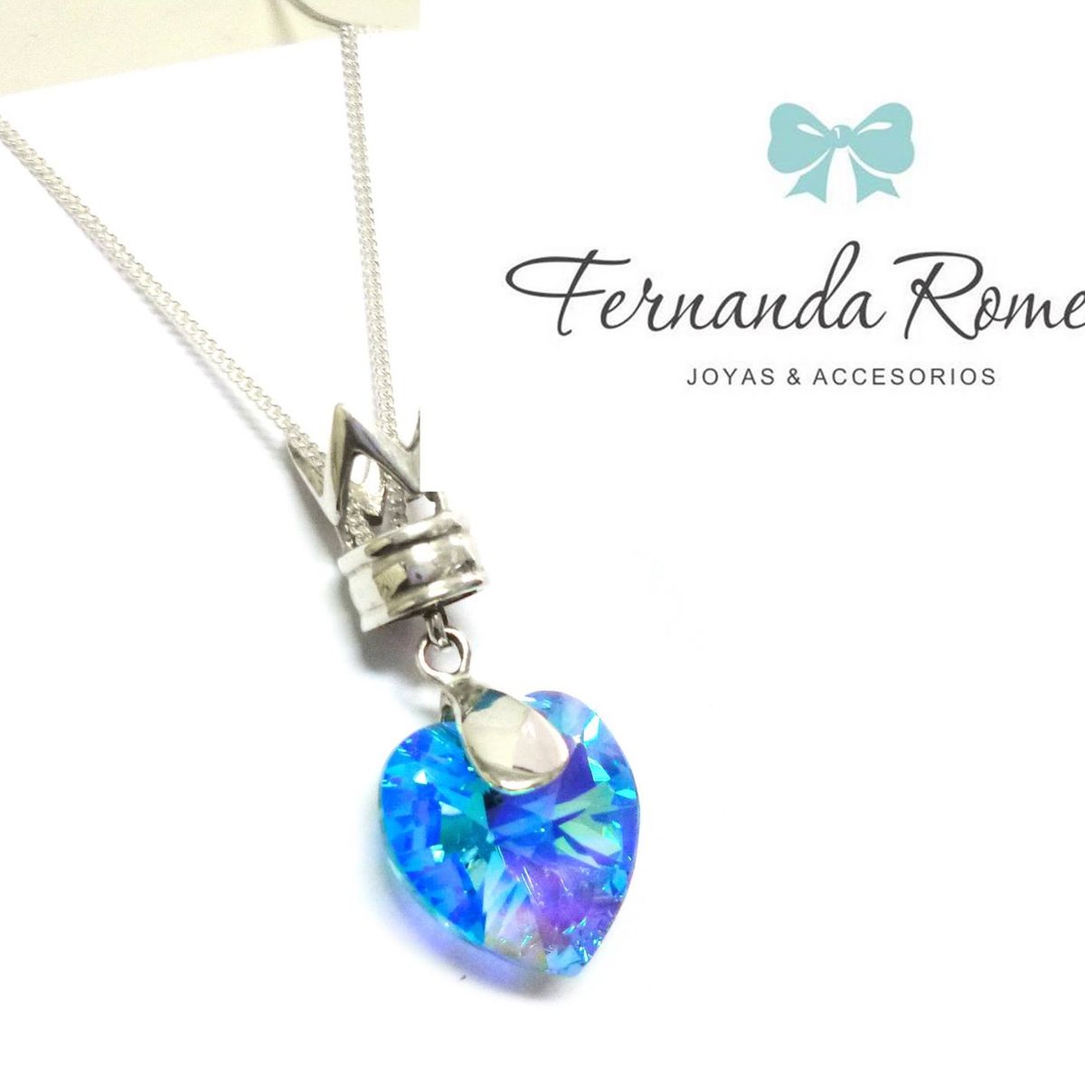 FERNANDA ROMERO JOYAS Y ACCESORIOS - Collar - Amor Verdadero - Corazón color Aguamarina Brillante de Cristal y Plata