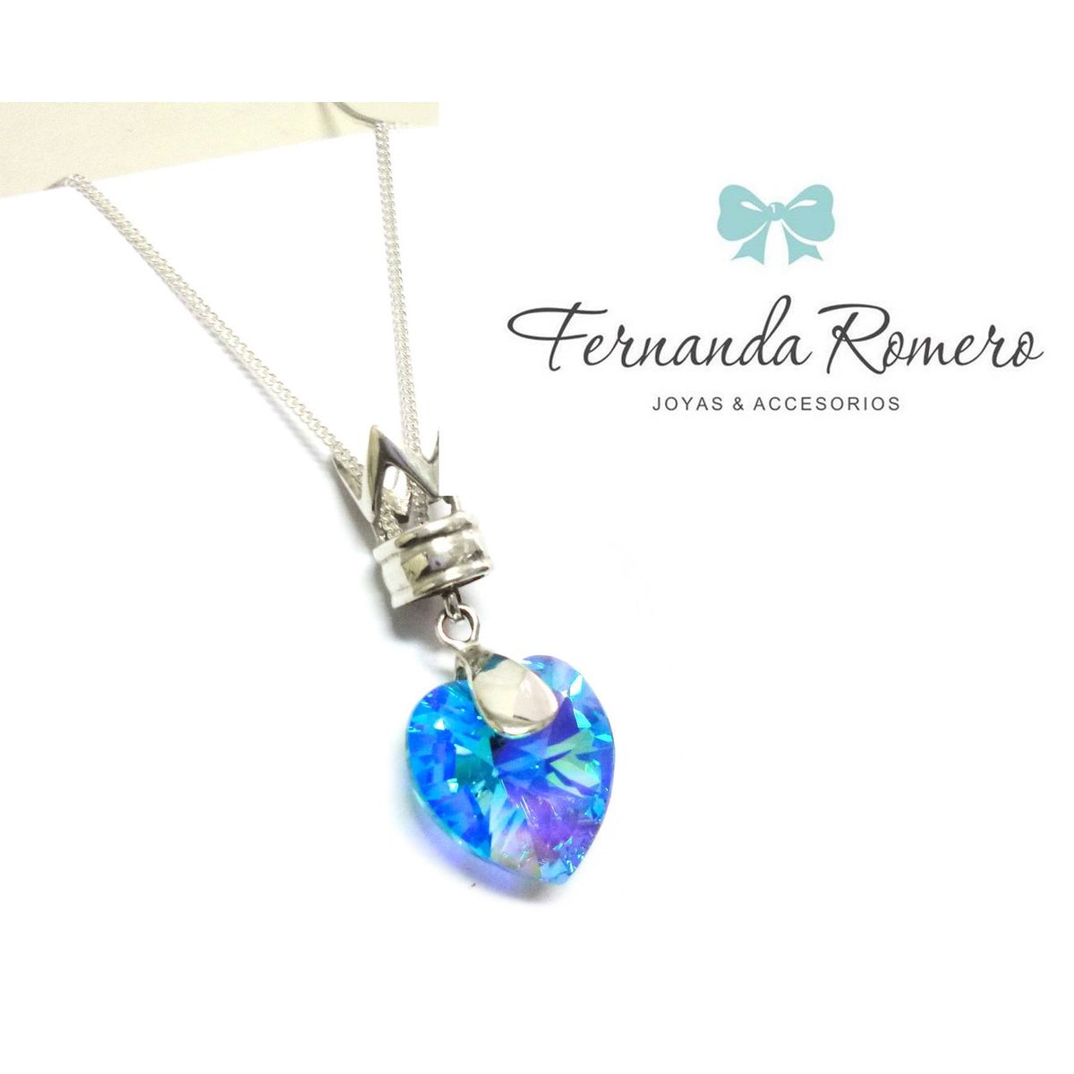 FERNANDA ROMERO JOYAS Y ACCESORIOS - Collar - Amor Verdadero - Corazón color Aguamarina Brillante de Cristal y Plata