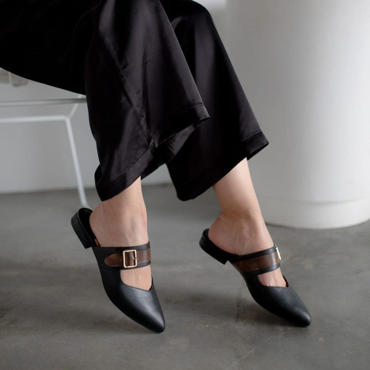 IRISABA - BALERINA DE CUERO IRISABA PARA MUJER AGATTA NEGRO_.