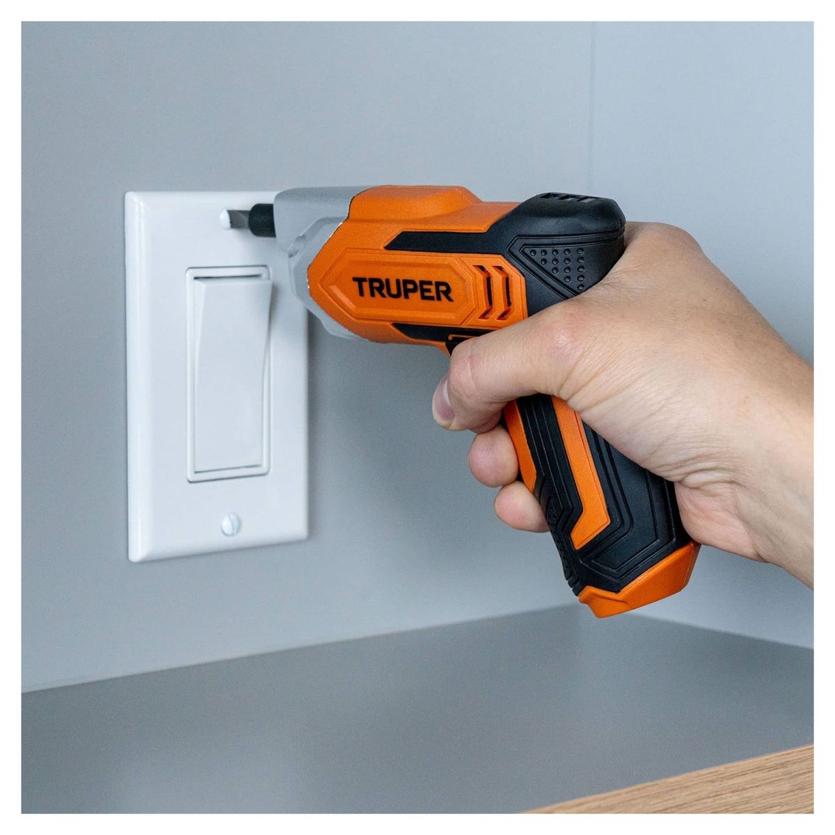 TRUPER - KIT, DESTORNILLADOR INALAMBRICO, 3 ALICATES DIELECTRICOS 1000V, TRUPER