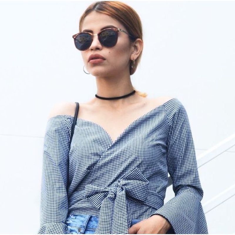 AMA OUTFITTERS - BLUSA ENVOLVENTE FABIANA.