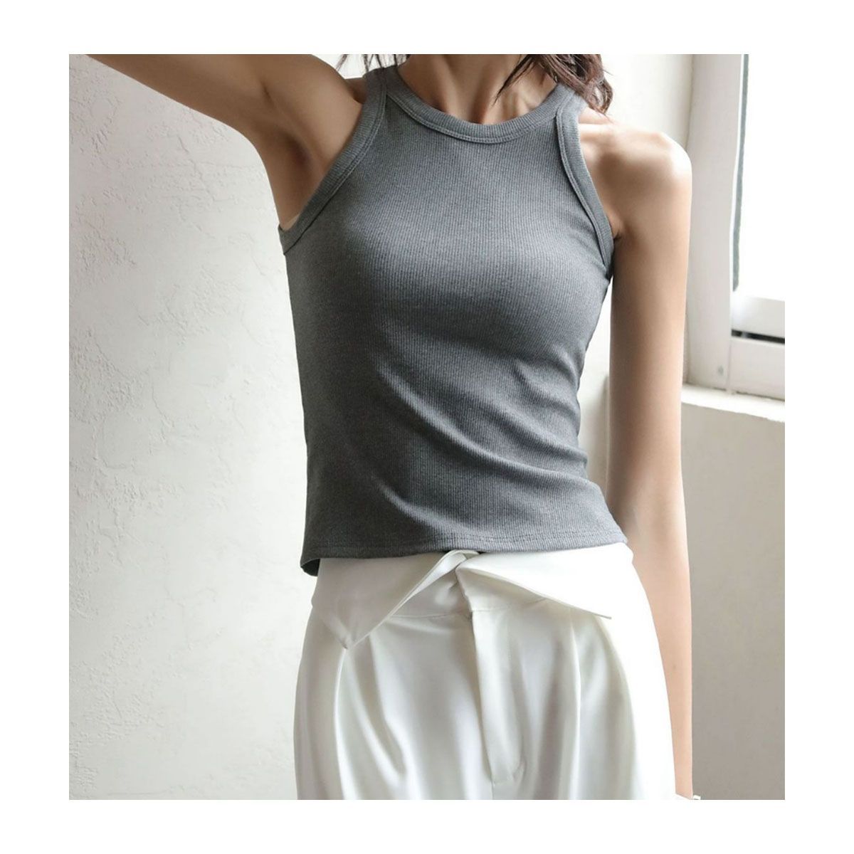 42AROZINA - Crop top básico sin mangas para mujer corte slim canalé