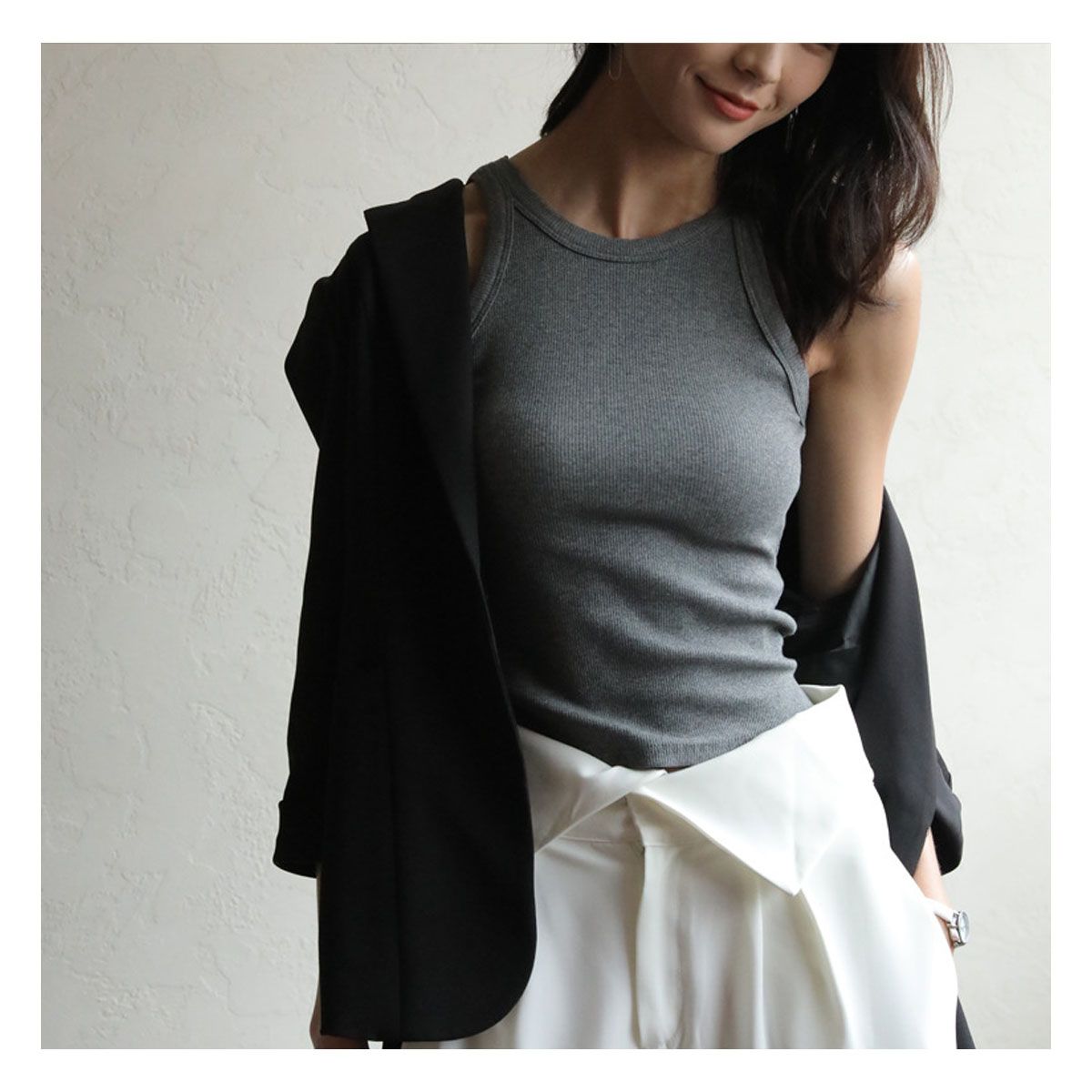 42AROZINA - Crop top básico sin mangas para mujer corte slim canalé