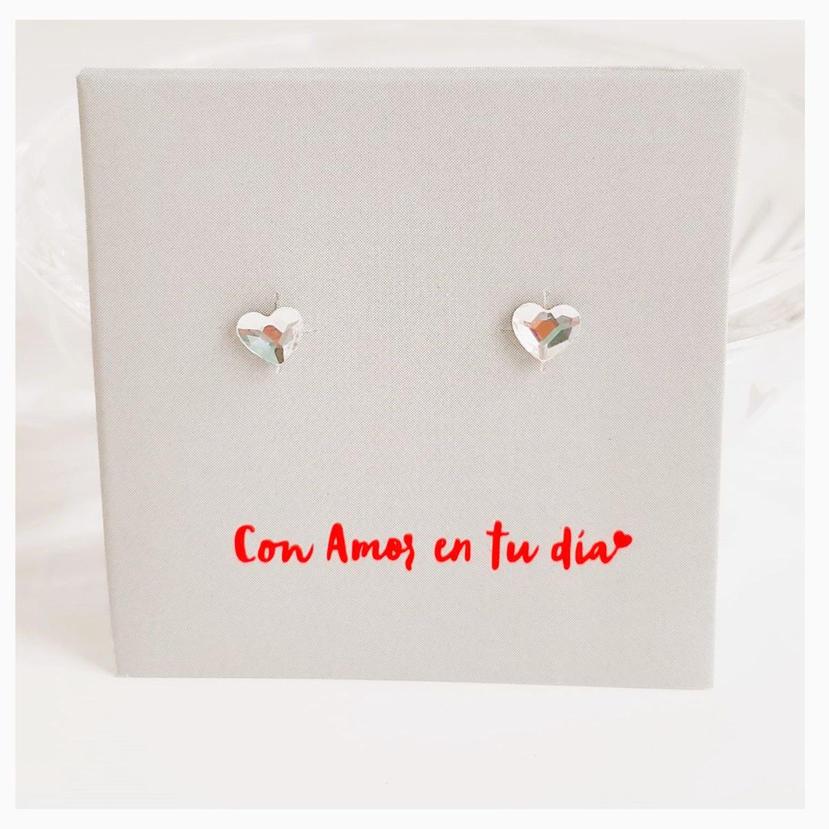 FERNANDA ROMERO JOYAS Y ACCESORIOS - Aretes Corazón de Cristal Blanco Brillante con Acero Pegados Hermosos