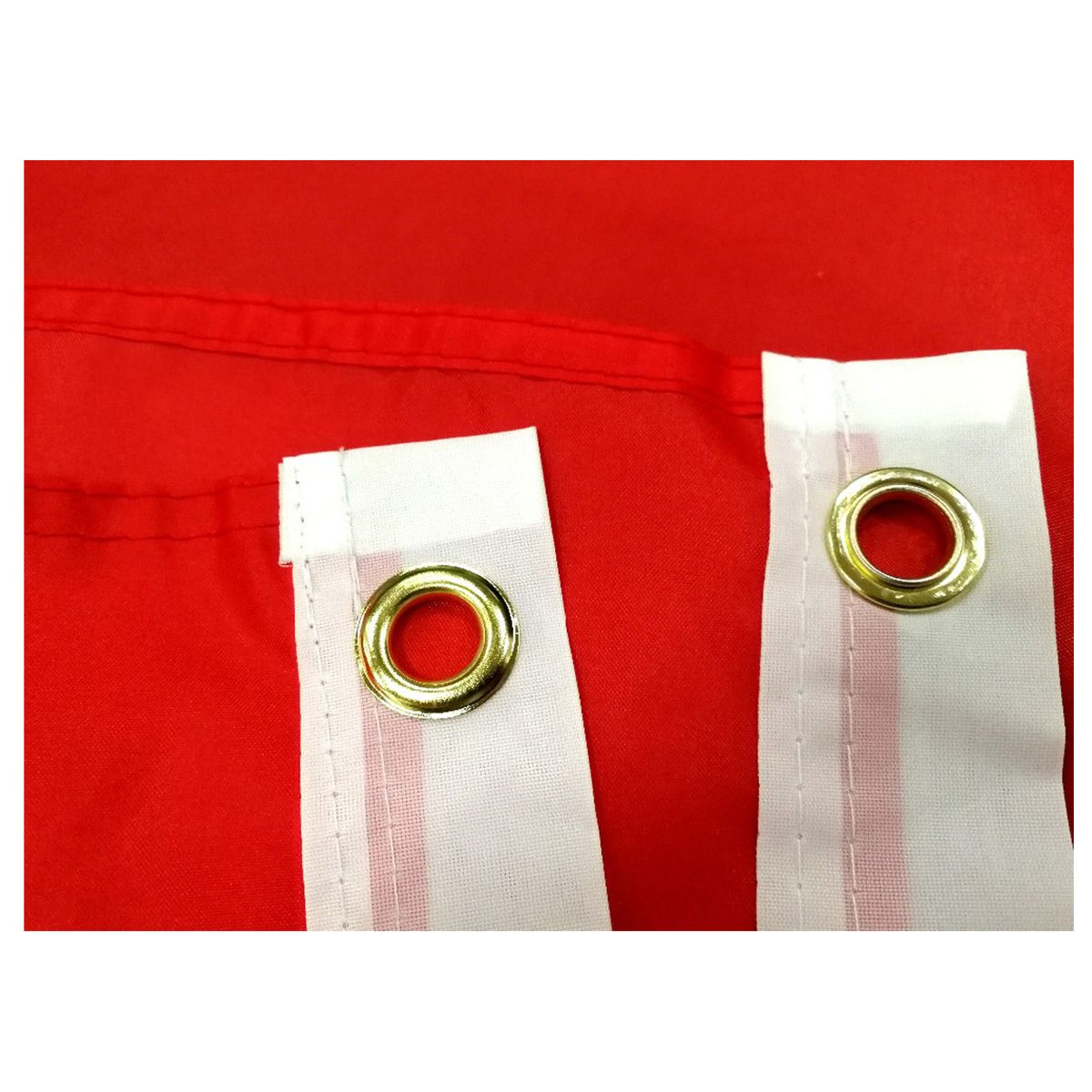 GENERICO - Bandera Del Perú 60 Cm X 90 cm Con Escudo en material razo