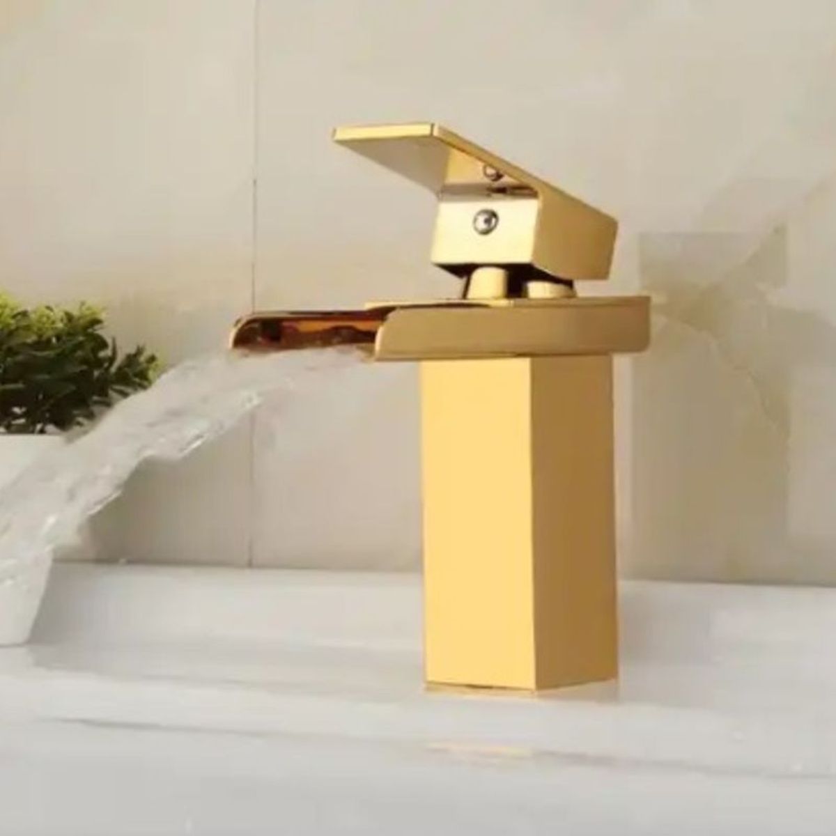 GENERICO - MEZCLADORA LAVATORIO DORADO BRILLANTE CAIDA CASCADA 17 cm