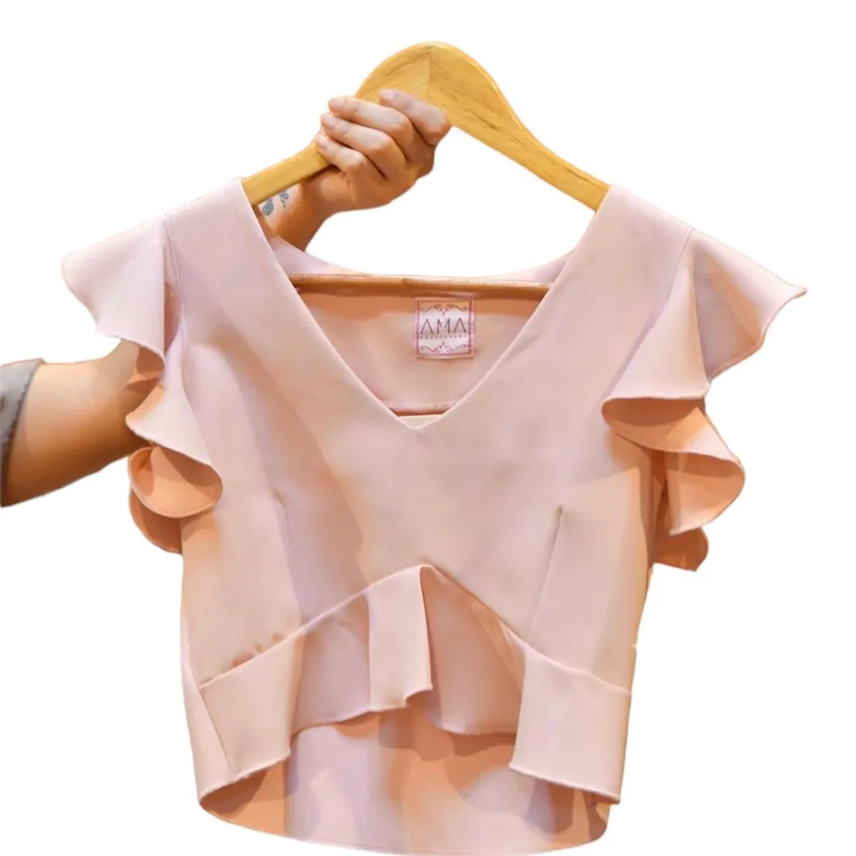 AMA OUTFITTERS - TOP CORTO CON BOBOS BALI