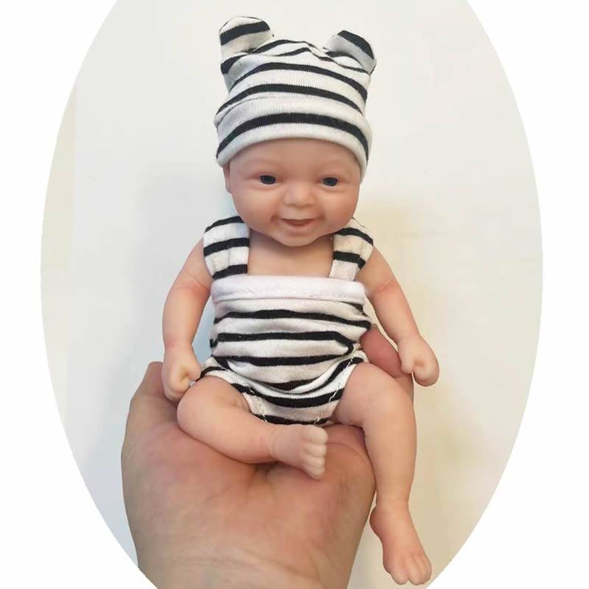 GENERICO - Mini Bebe Reborn Silicona Ojos Abiertos 18 cm - Niña