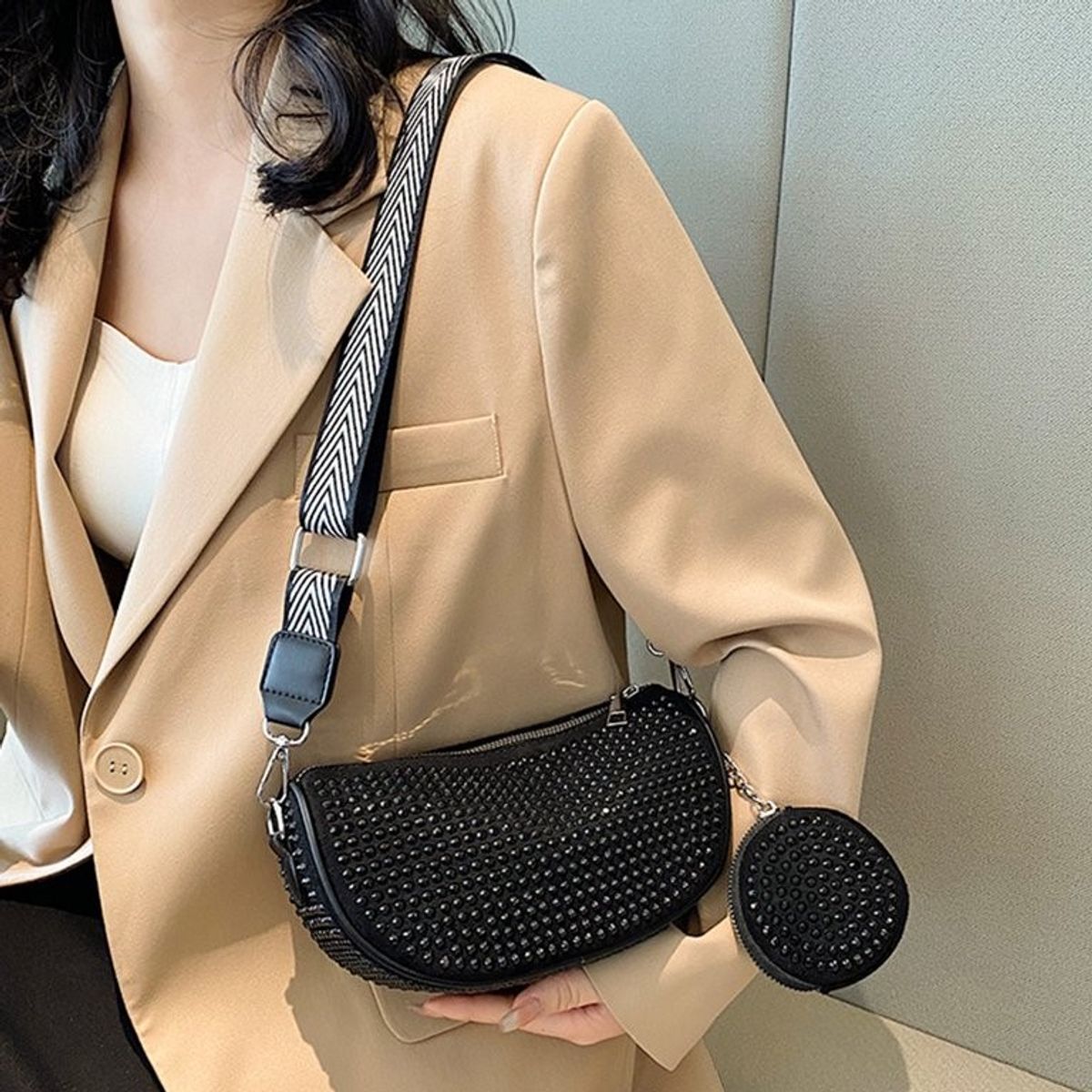 GENERICO - Cartera Canguro Riñonera Elegante Cuero PU Piedras Negras