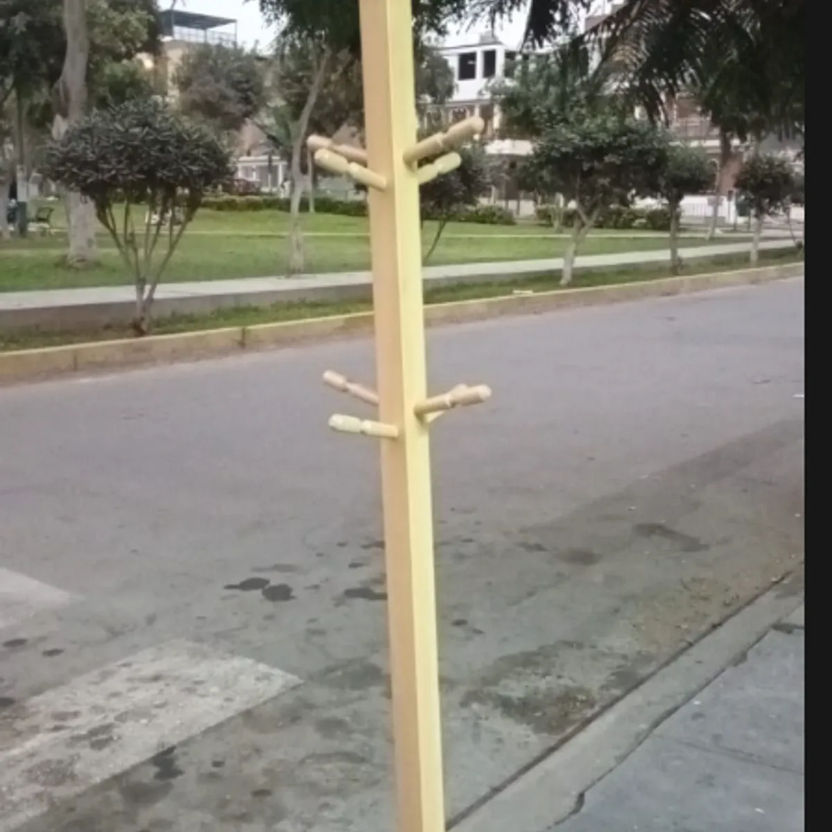 GENERICO - Perchero de Pie 16 Perchas Marron De Madera