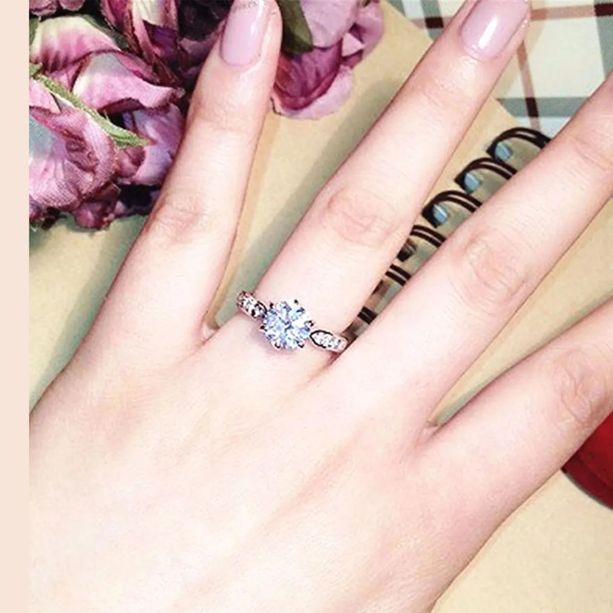 GENERICO - Anillo Compromiso Imperial Deluxe Bañado Oro 18K Aniversario - Genieka