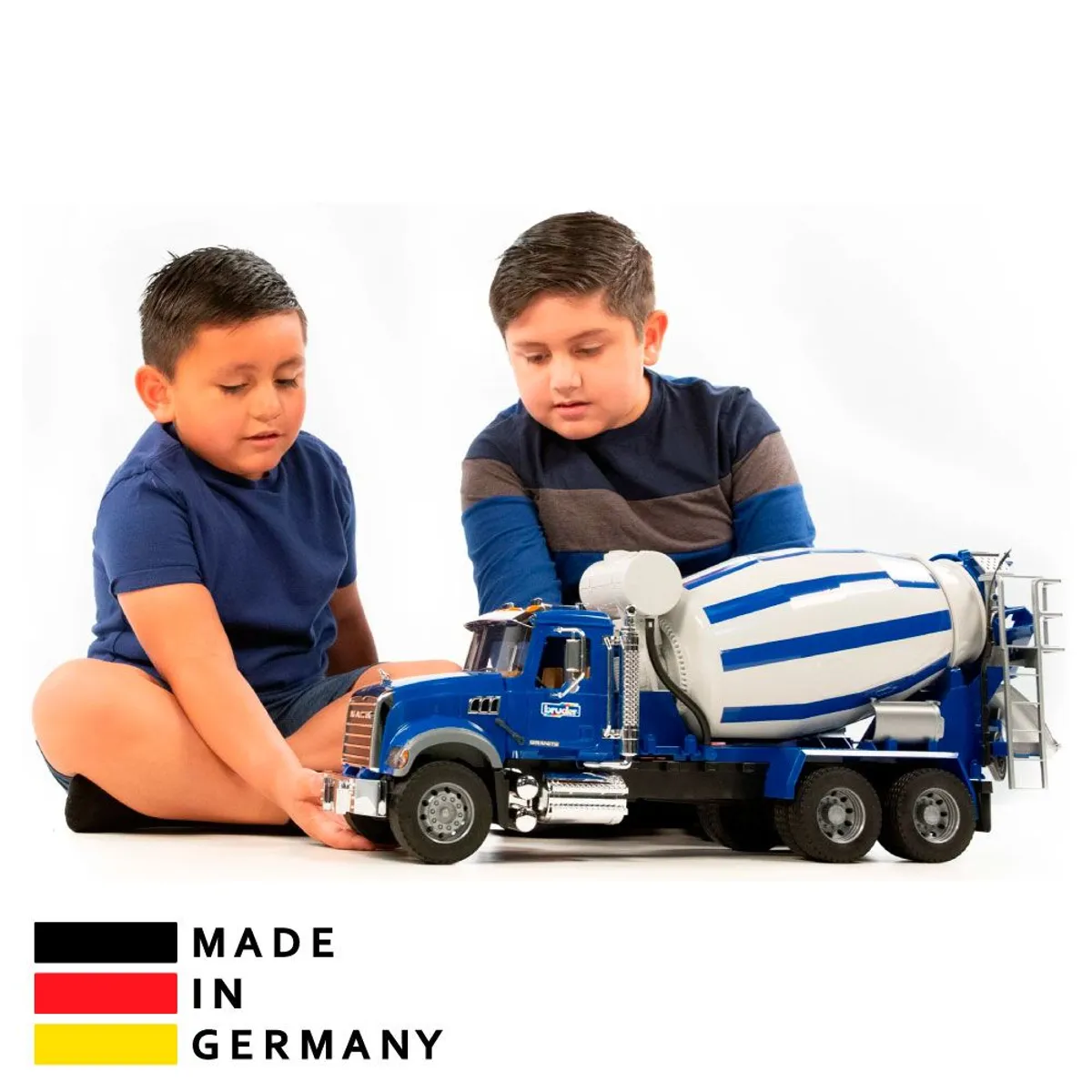 BRUDER - Juguete Camión Mixer Mezclador Concreto Mack Bruder 02814