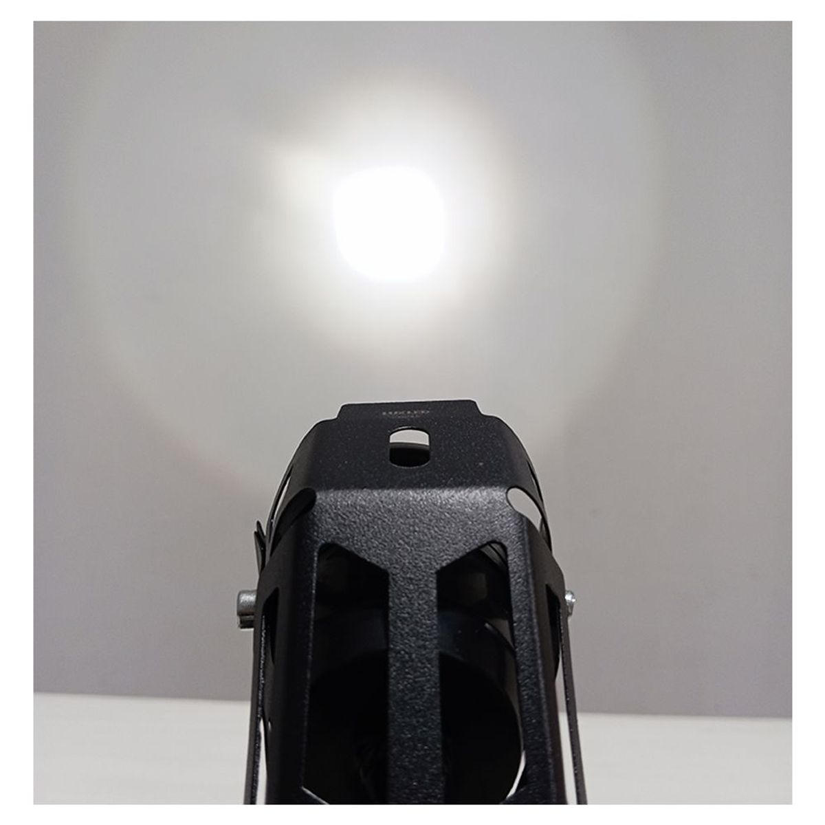 GENERICO - Exploradora Led 15w Proyector Luz Blanca Moto Aureola Rojo