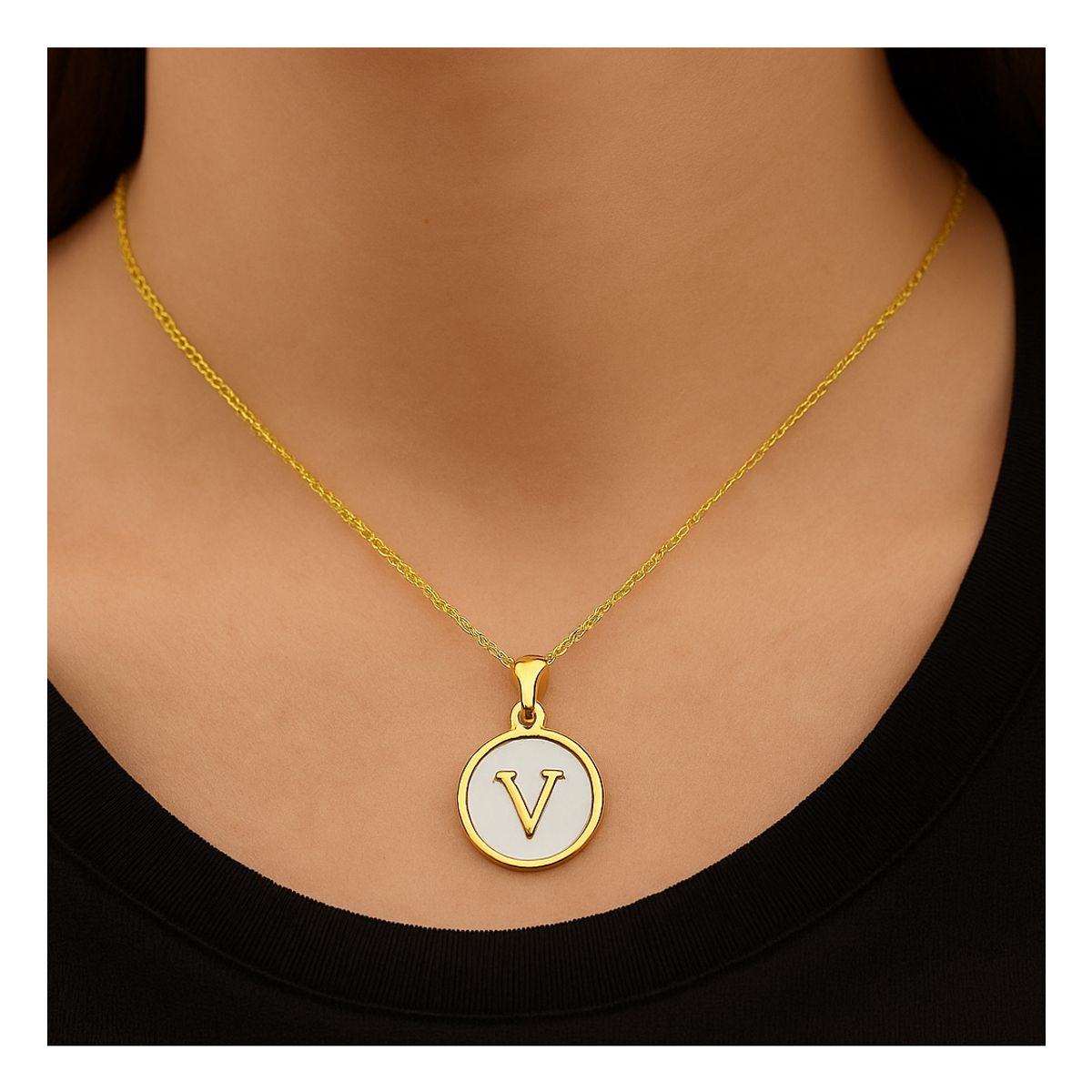 GENERICO - Collar Inicial Nácar con corazón letra V