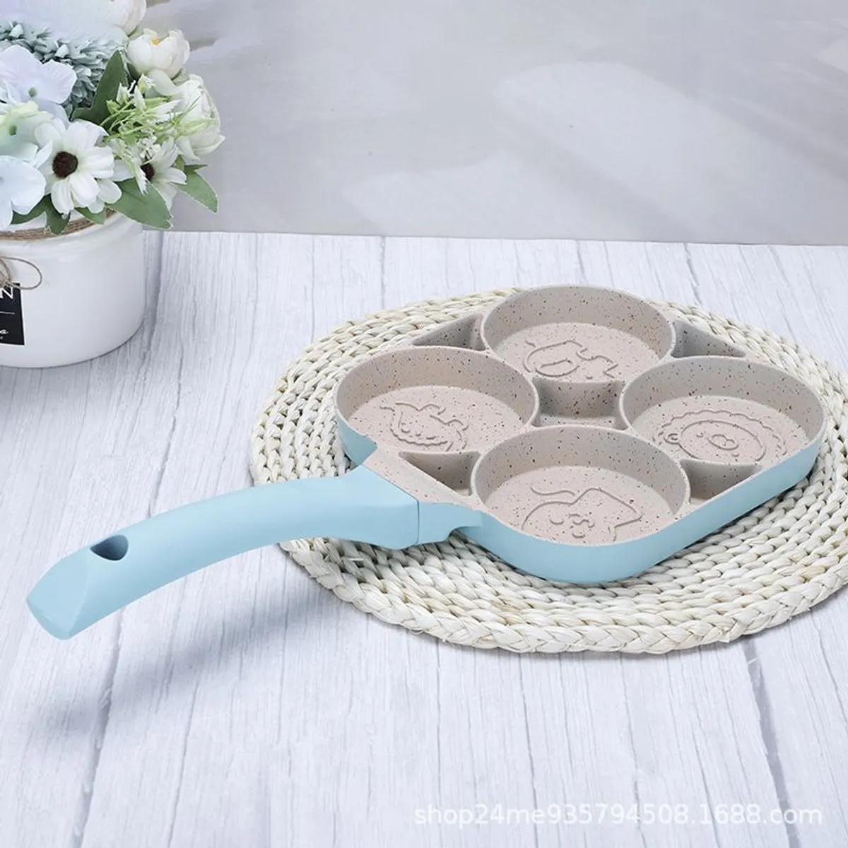 GENERICO - Sartén Antiadherente,  4 compartimientos, diseños animados, celeste.