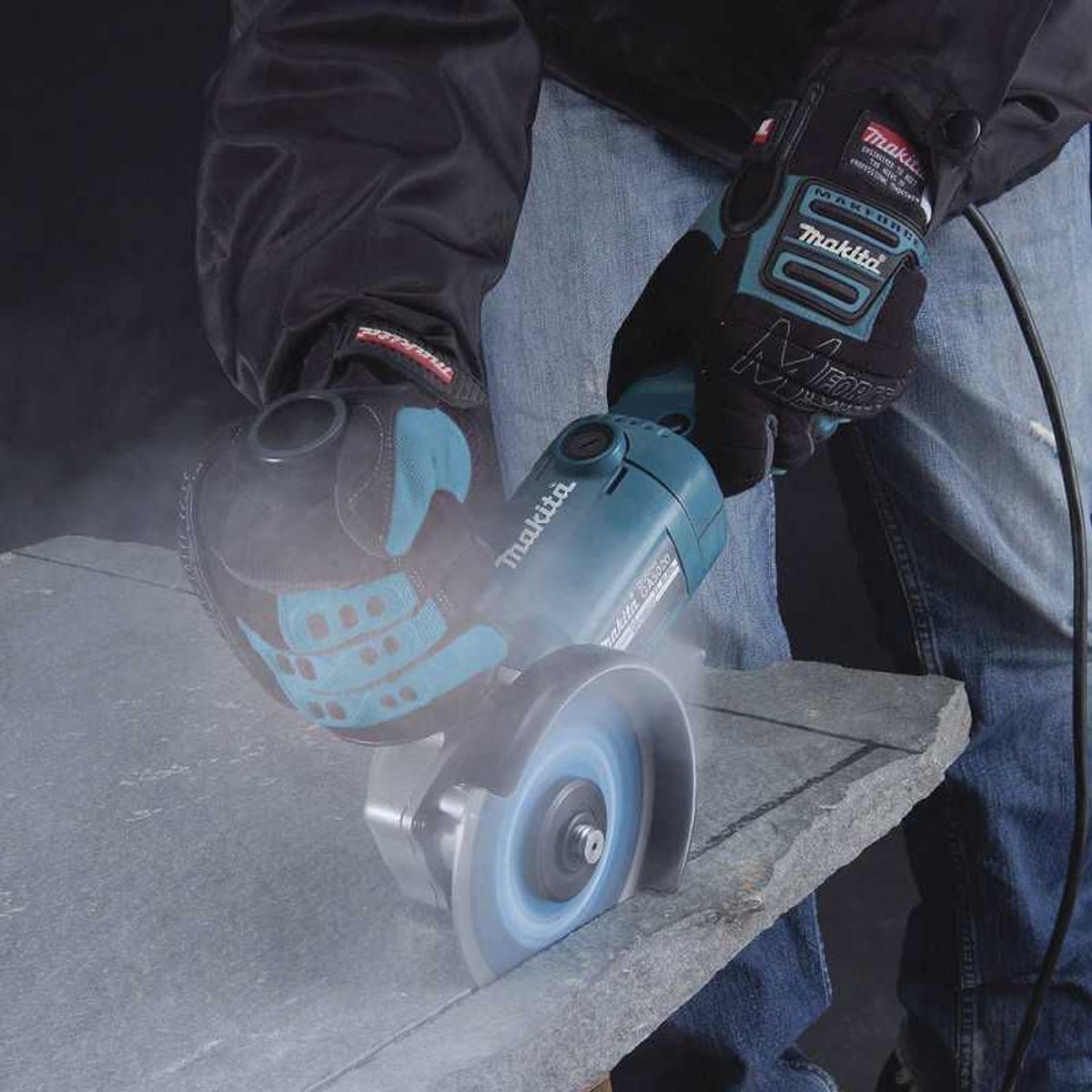 MAKITA - Amoladora Angular 5" 1050W 12000 rpm Makita GA5020