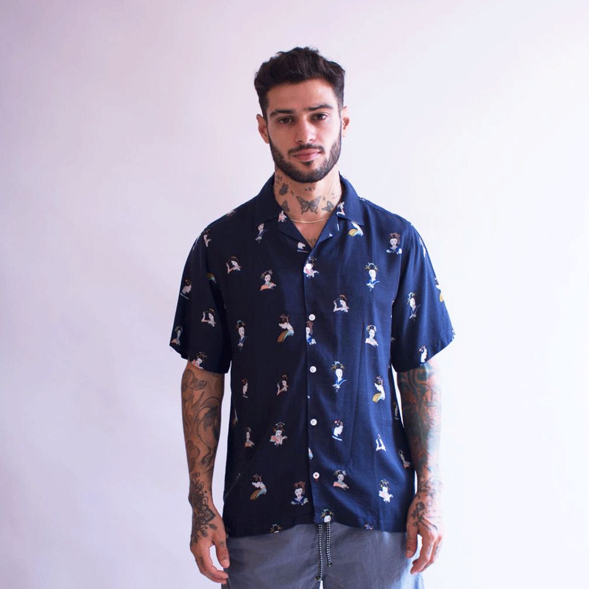 RISKY - Camisa Risky Modelo Geishas