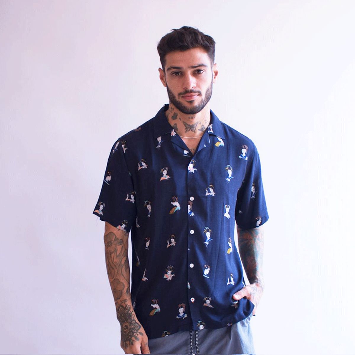 RISKY - Camisa Risky Modelo Geishas