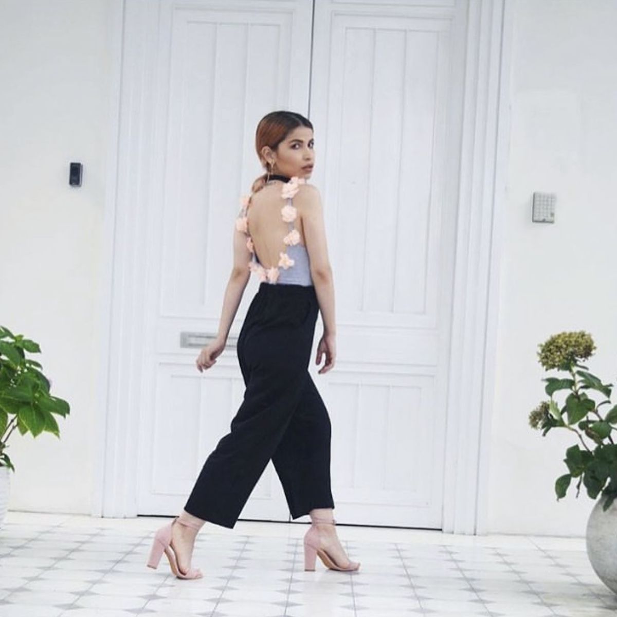 AMA OUTFITTERS - BODY ALICE CON FLORES