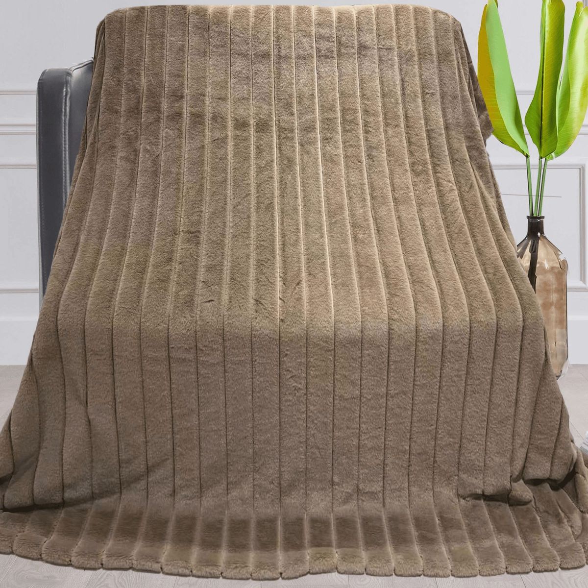 CASATEX - Manta Antialérgica Piel de Conejo Alto Relieve Raya 2PLAZAS Kaki