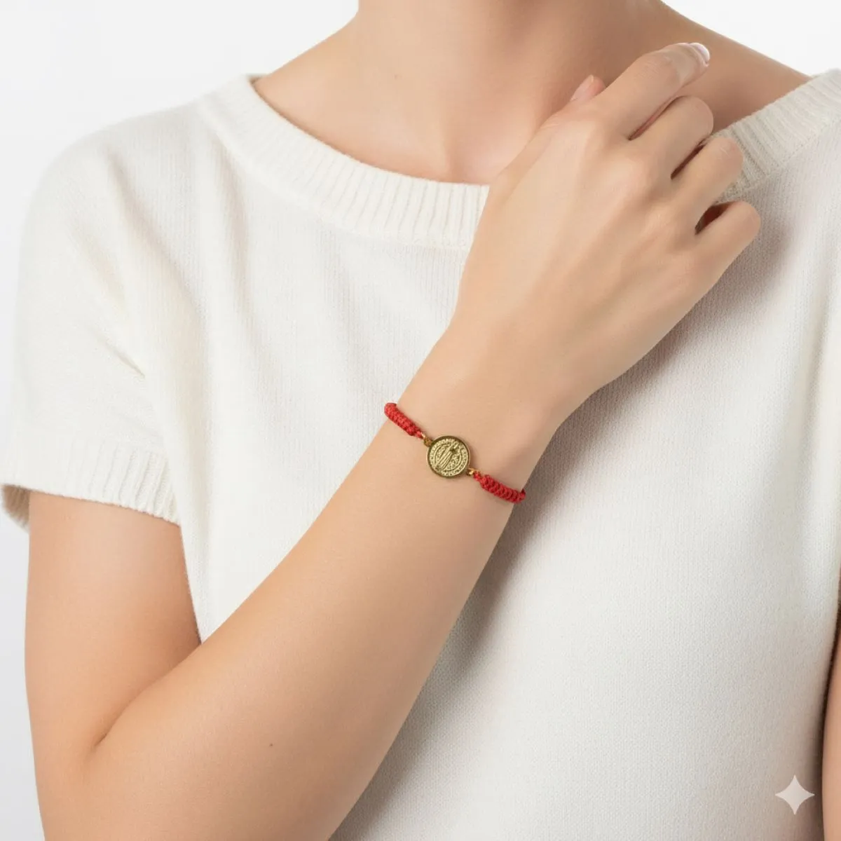 SANTORAL - Pulsera Medalla de San Benito - Hilo Rojo y Acero