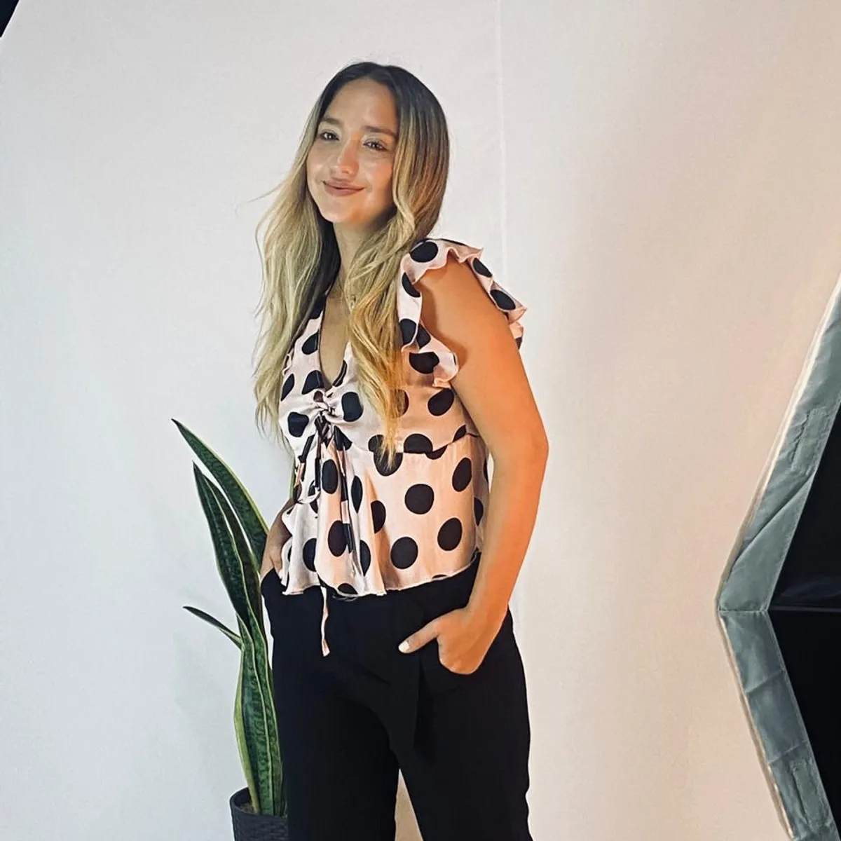 AMA OUTFITTERS - BLUSA ANTONELLA LUNARES