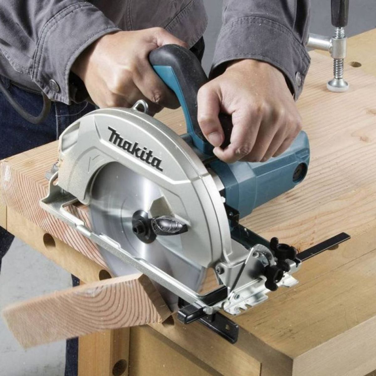 MAKITA - Sierra Circular 7 1/4" (184mm) 1600W Corte en 90° 65mm Makita HS7010K