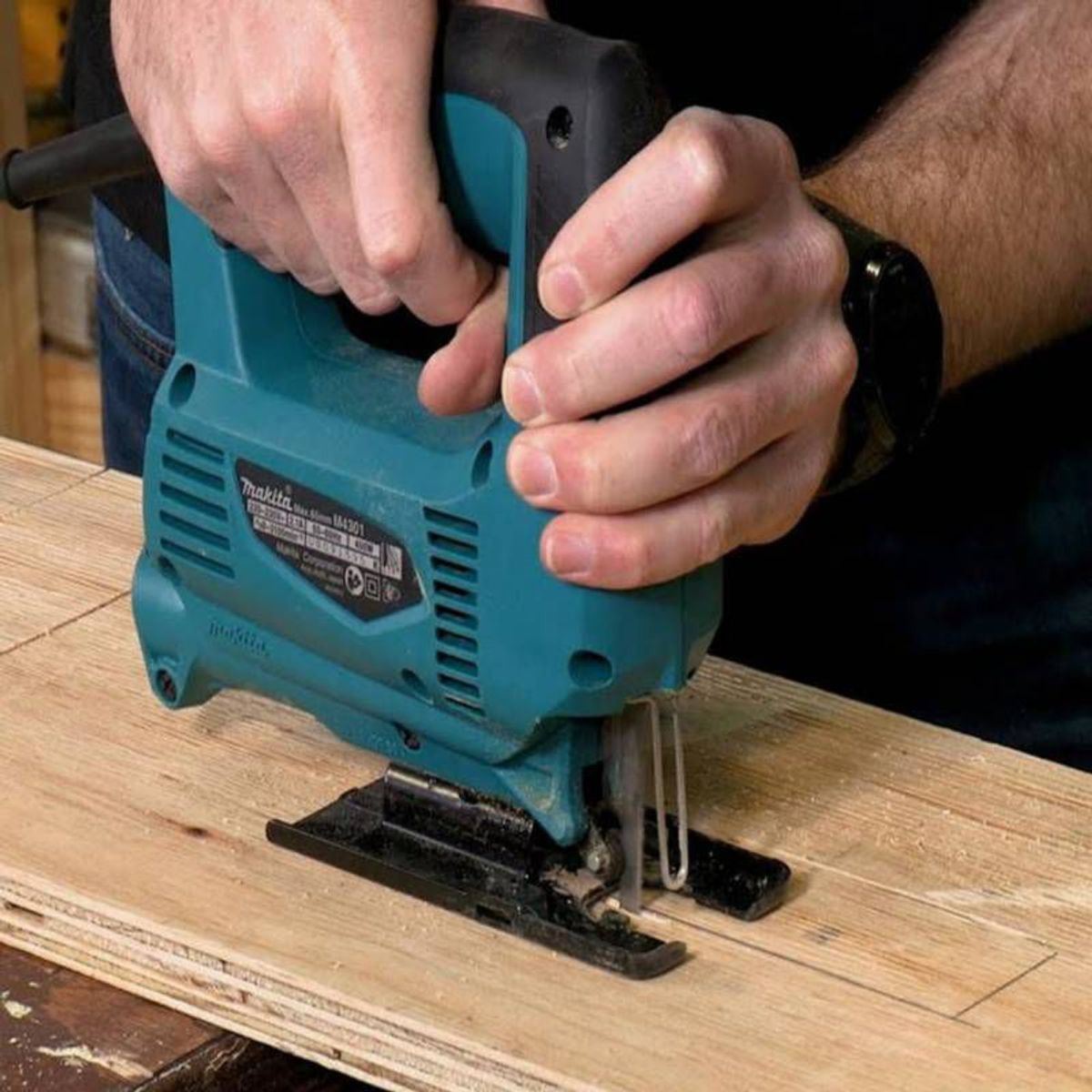 MAKITA - Sierra Caladora 450W 65mm Makita MT M4301B