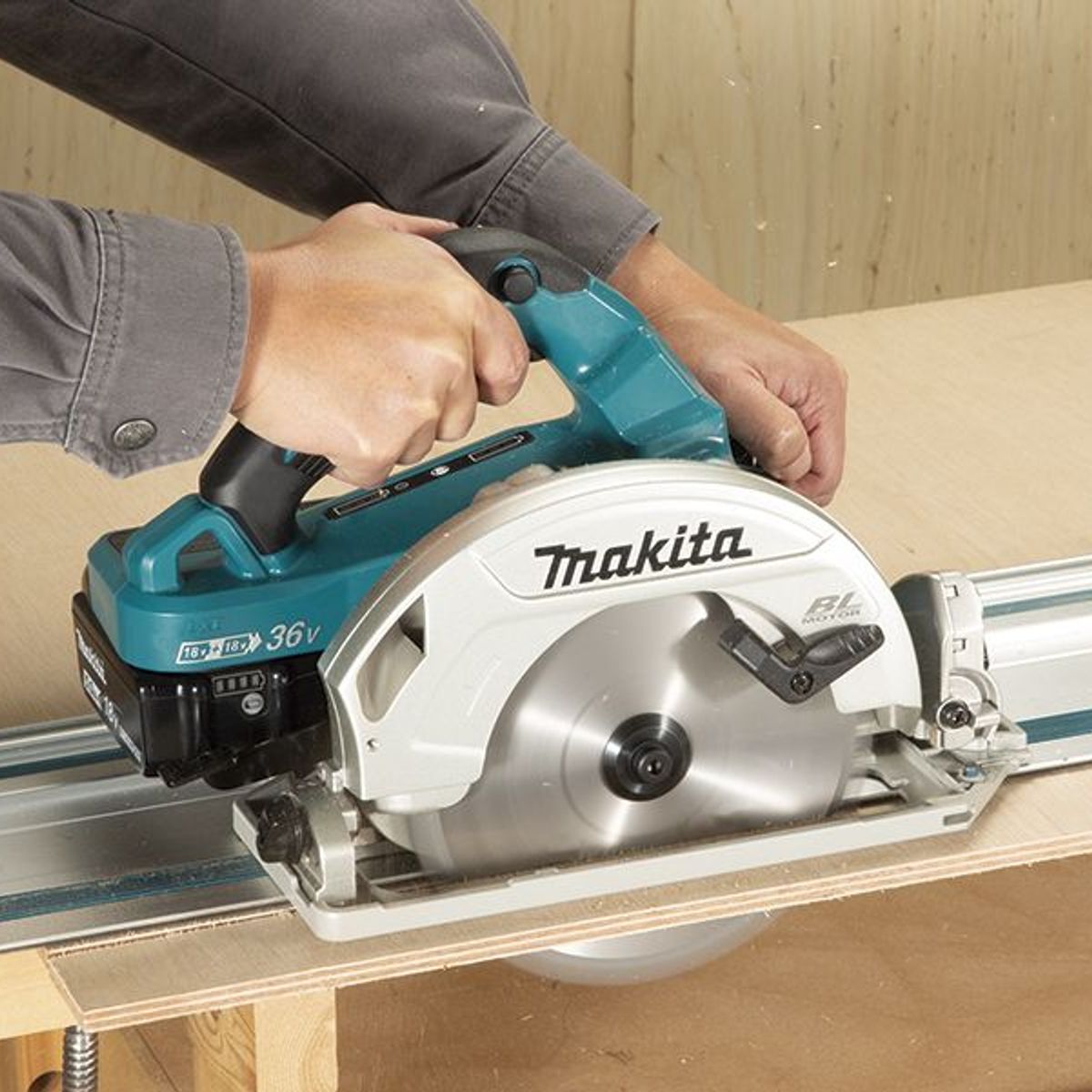MAKITA - Sierra Circular 7 1/2'' (2x18V) 36V 7/16" LXT/BL/AD/XPT Baretool Makita DHS782Z