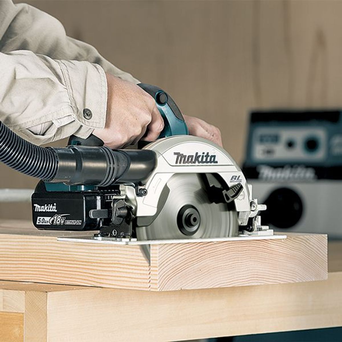 MAKITA - Sierra circular 6 1/2'' 18V Baretool Makita DHS660Z