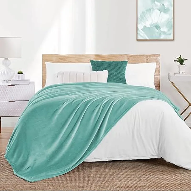 GENERICO - CUBRECAMA  TRES  PLAZAS KING DE PELUCHE PELO CORTO VERDE JADE