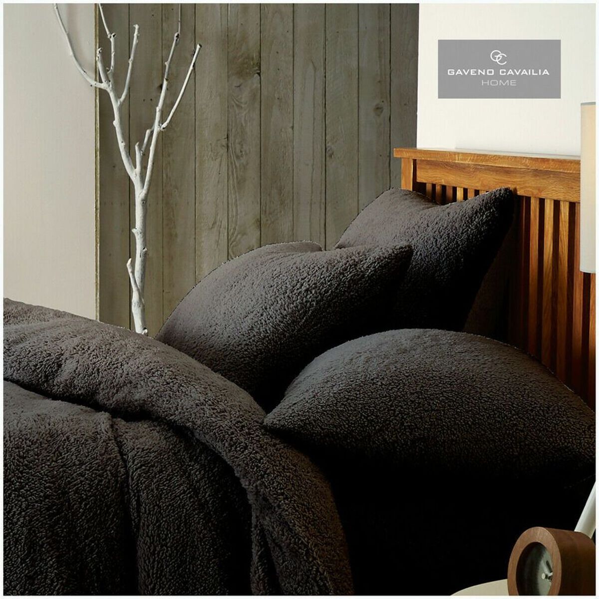 GENERICO - CUBRECAMA DOS PLAZAS Y MEDIA QUEEN DE PELUCHE PELO CORTO NEGRO