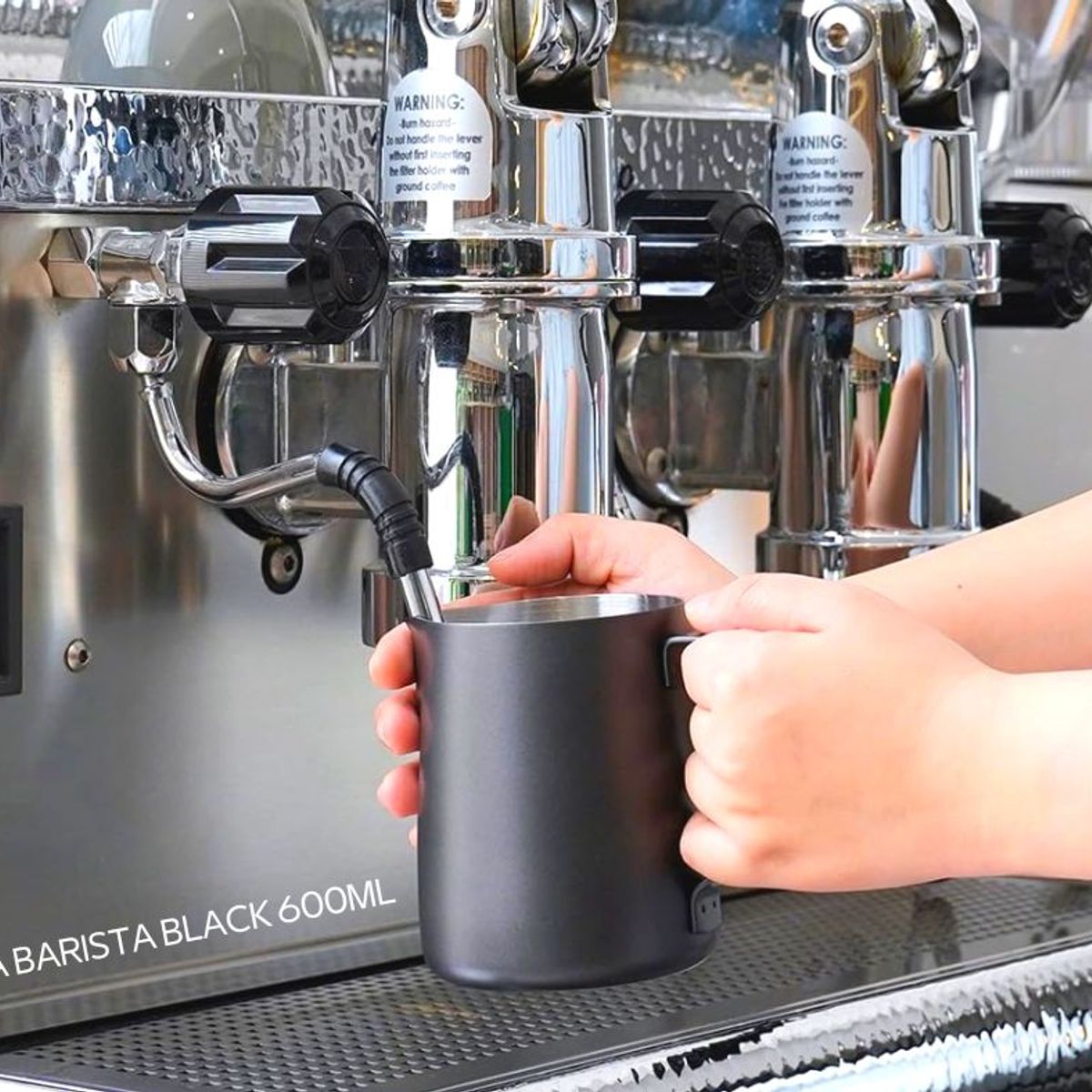 GENERICO - Jarra barista en acero negro 600 ml