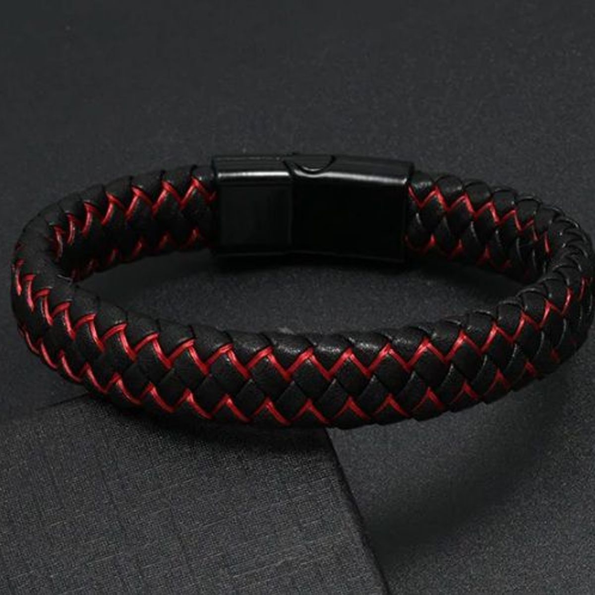 GENERICO - Pulsera Brazalete de Cuero trenzado Rojo con Broche Imantado Hombres