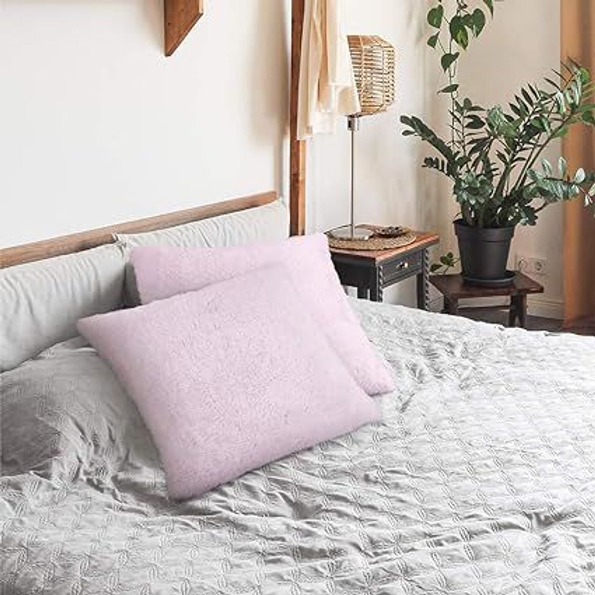 GENERICO - COJIN CUADRADO  PELO CORTO 35X35 LILA
