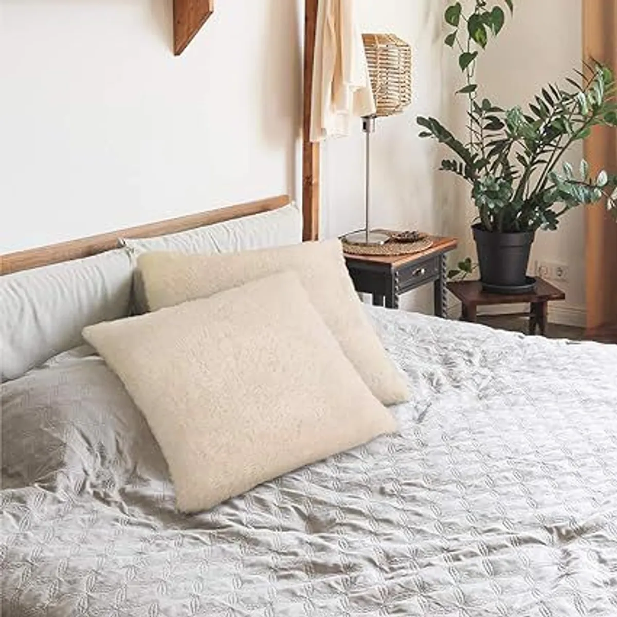 GENERICO - COJIN CUADRADO  PELO CORTO 35X35 BEIGE