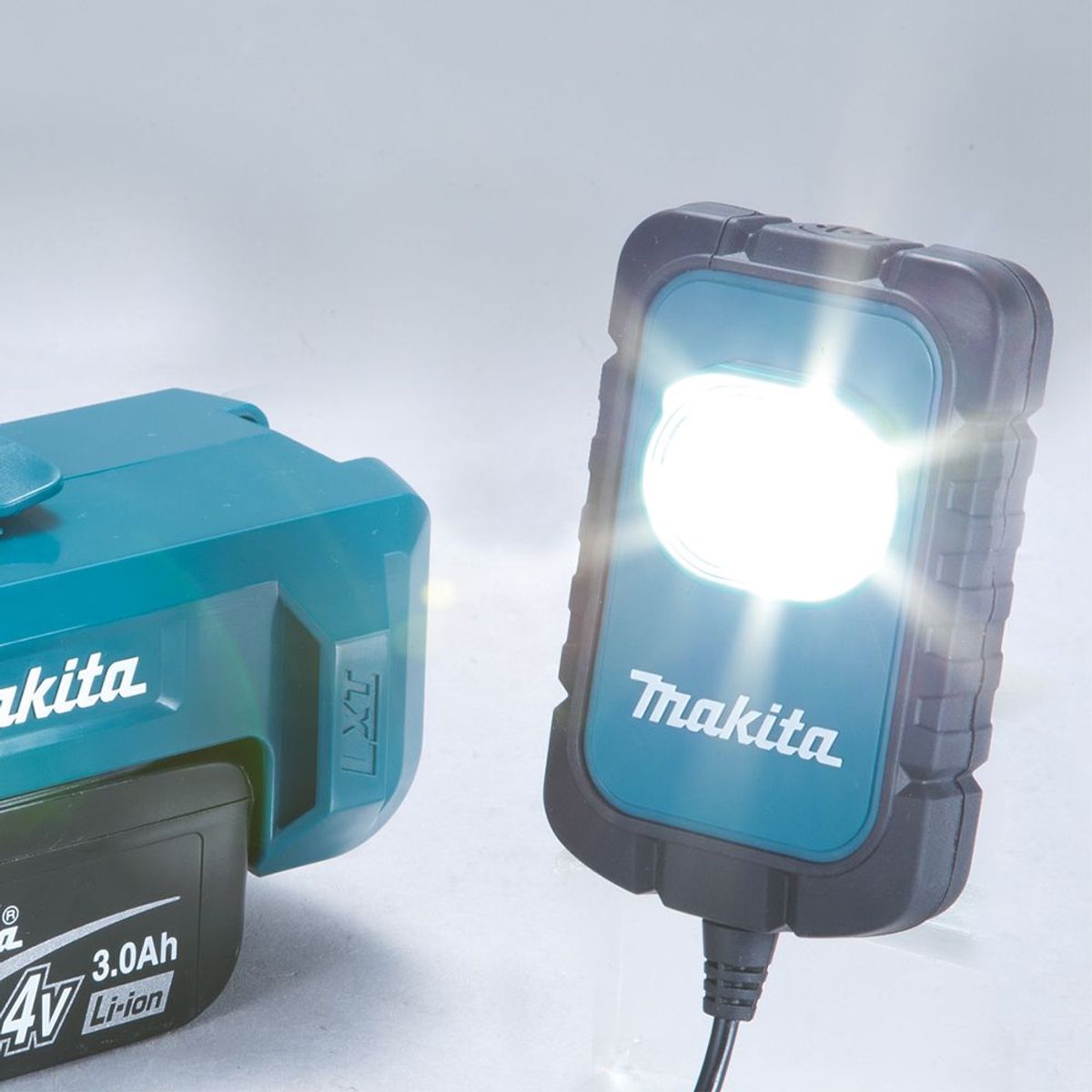 MAKITA - Linterna Led Recargable 170 Lm LXT 18V Sin Bat/Carg Makita DML803